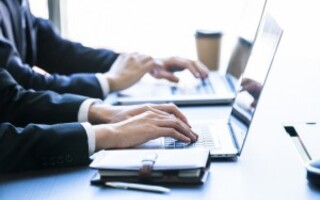 PCレンタルは長期契約がおすすめ：コスト削減と運用効率の両立