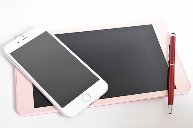 使える！ 情シス三段用語辞典31　「BYOD（Bring Your Own Device）」